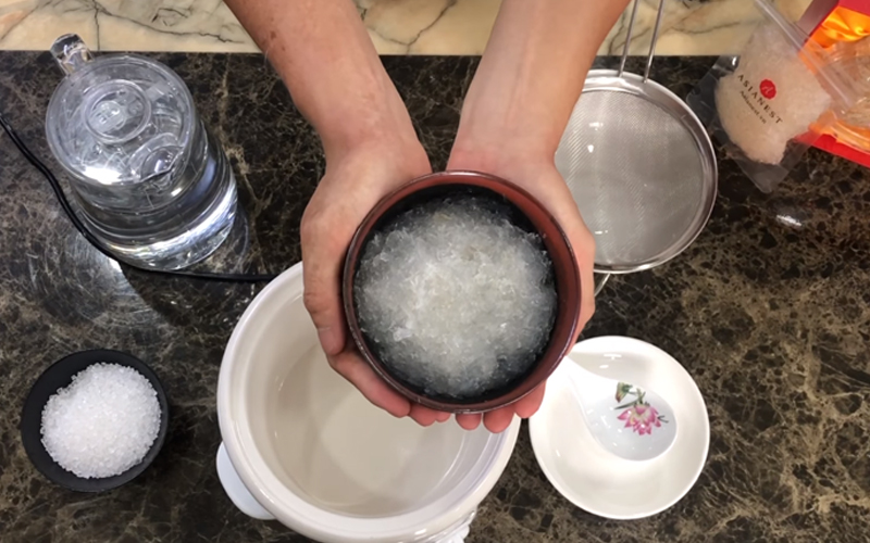 Một Số Nguyên Liệu Chưng Tổ Yến đường Phèn